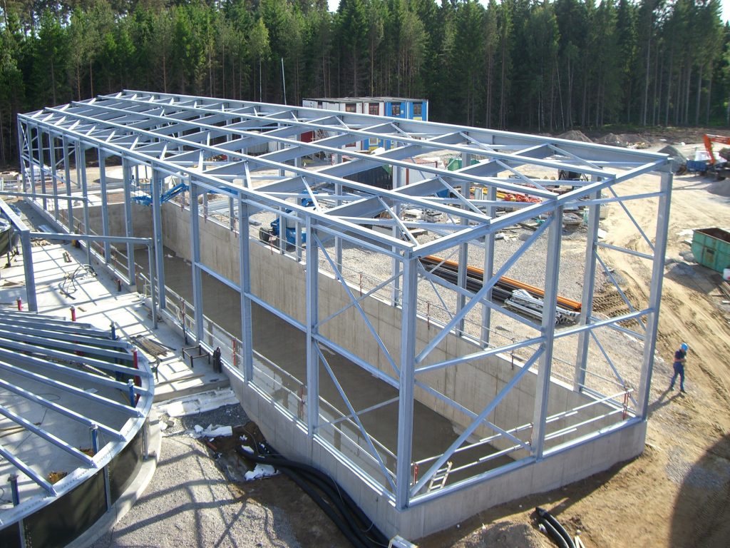 Stahlhalle gefertigt und montiert von Jörn Reichelt Metallbau aus Schleswig-Holstein